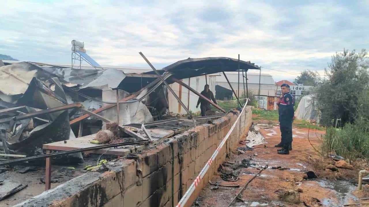 Antalya'da sera işçisi aynı aileden 5'i çocuk 6 kişi hayatını kaybetti