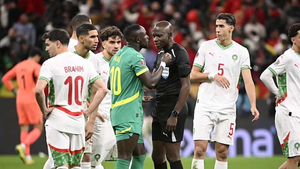 Senegal’in aldığı kupayı Fas'a verdiler
