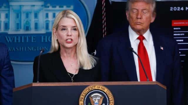 İddia: Trump, Adalet Bakanı Pam Bondi'yi görevden aldı