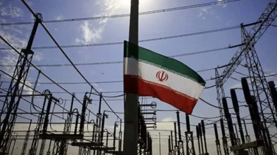 İran'da ise elektrik santralleri çevresinde "insan zinciri" çağrısı yapıldı