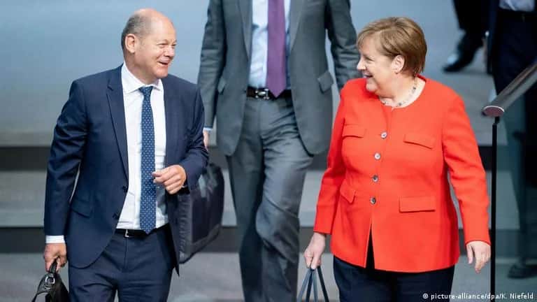 Almanya'da Merkel ve Scholz'a suikast davası başladı