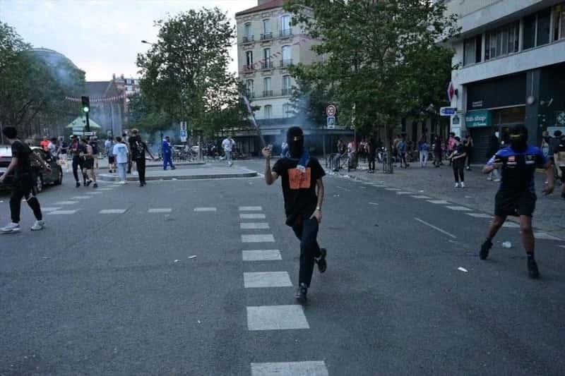 PSG’nin şampiyonluk kutlamaları savaş alanına döndü: 426 gözaltı, 7 polis yaralı!