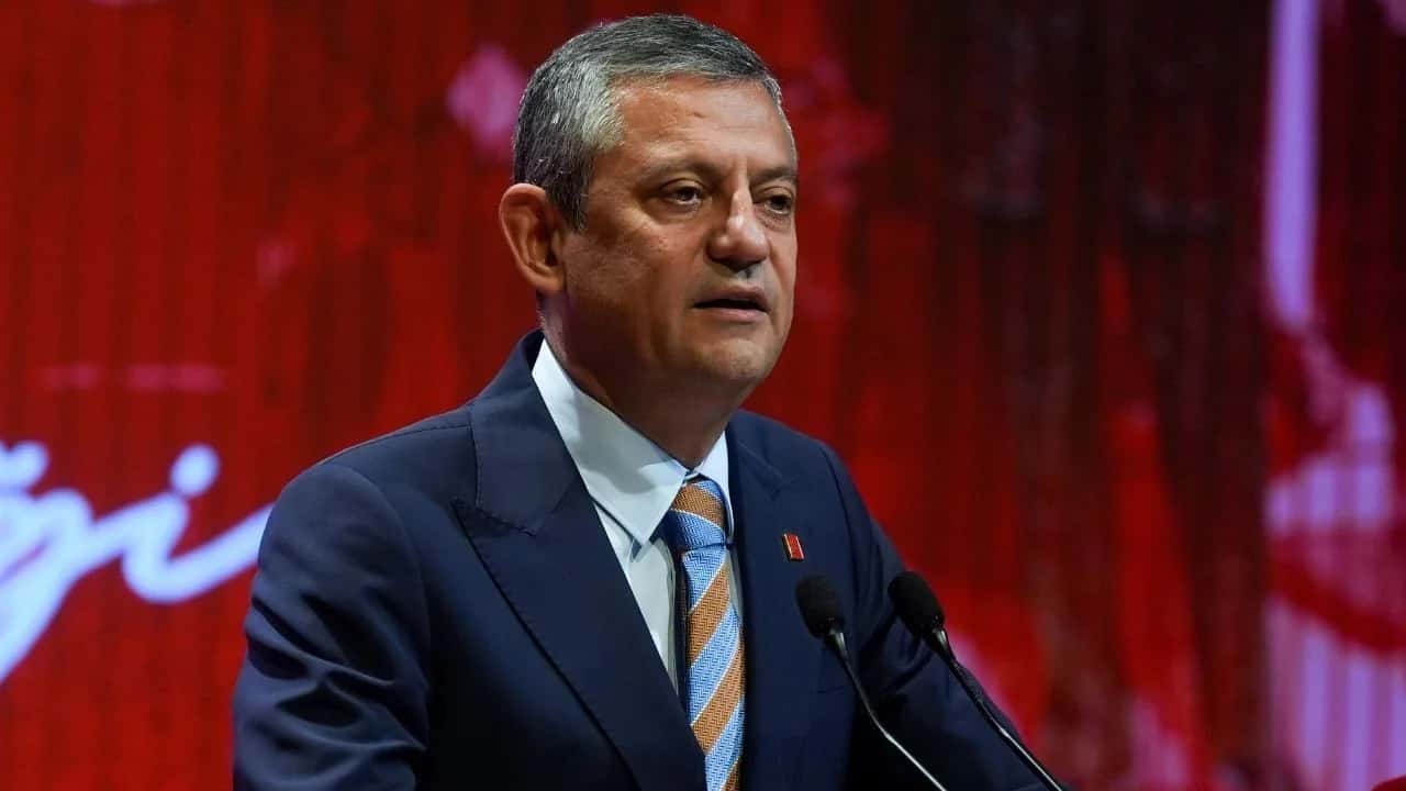 Özgür Özel’den rest: “CHP’de kalma şartları ortadan kalkarsa, sıfırdan parti kuracağız”