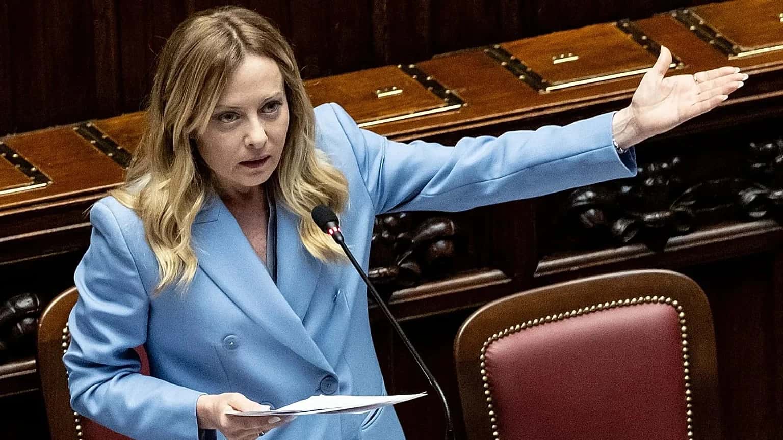 İtalya: Muhalefet Meloni'yi istifaya çağırdı