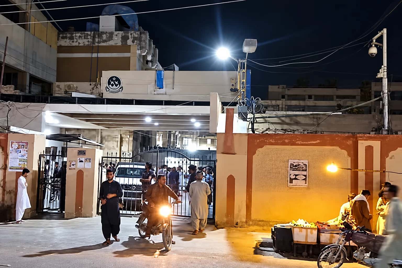 Belucistan'da silahlı grup mermer fabrikasını bastı: 18 işçi kaçırıldı