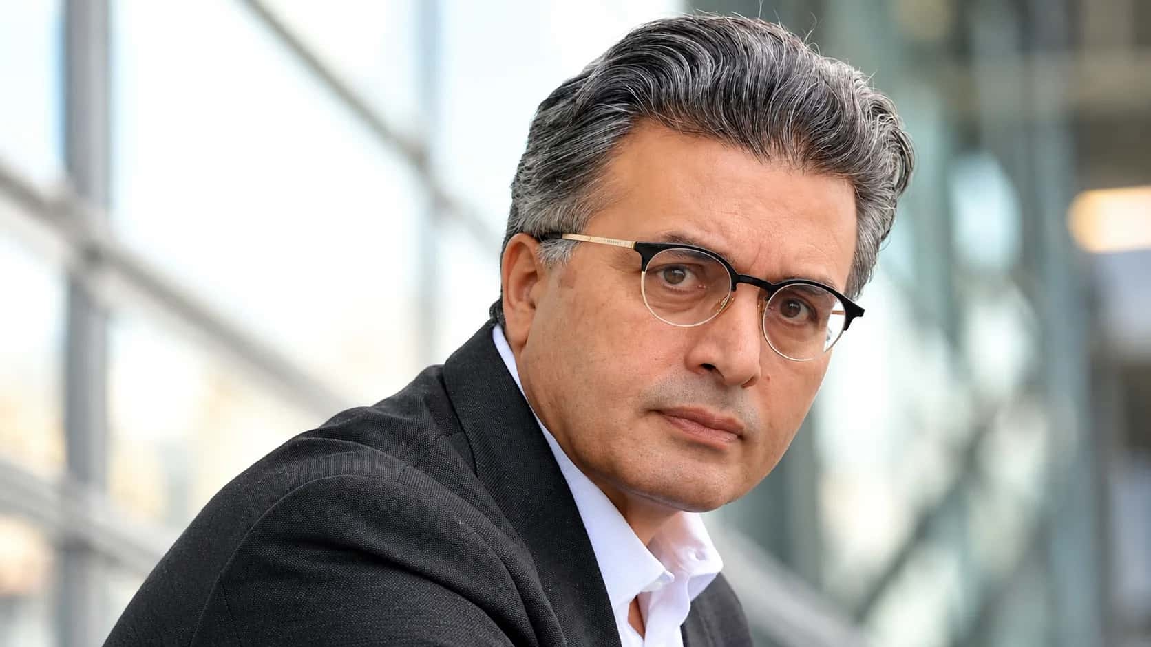 Prof. Kızılhan: Düşünmeyi ödünç alıyoruz
