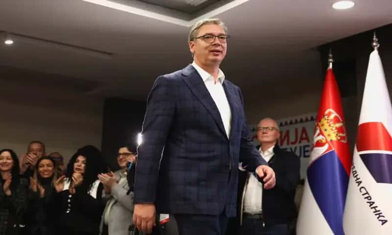 Sırbistan'da öğrenci hareketi seçimi kazandı, Vučić yenilgiyi kabul etti