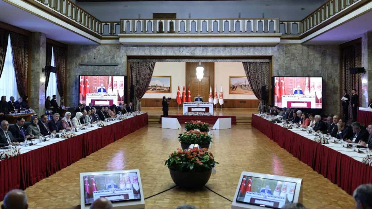 DEM Parti’den ortak rapor taslağına şerh