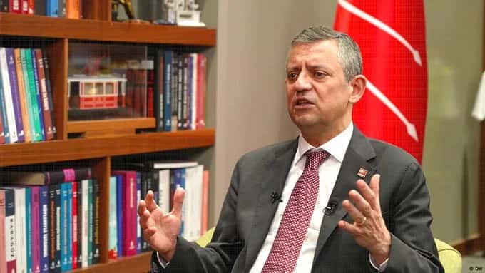 Özgür Özel Silivri'de Alican Uludağ'ı ziyaret etti