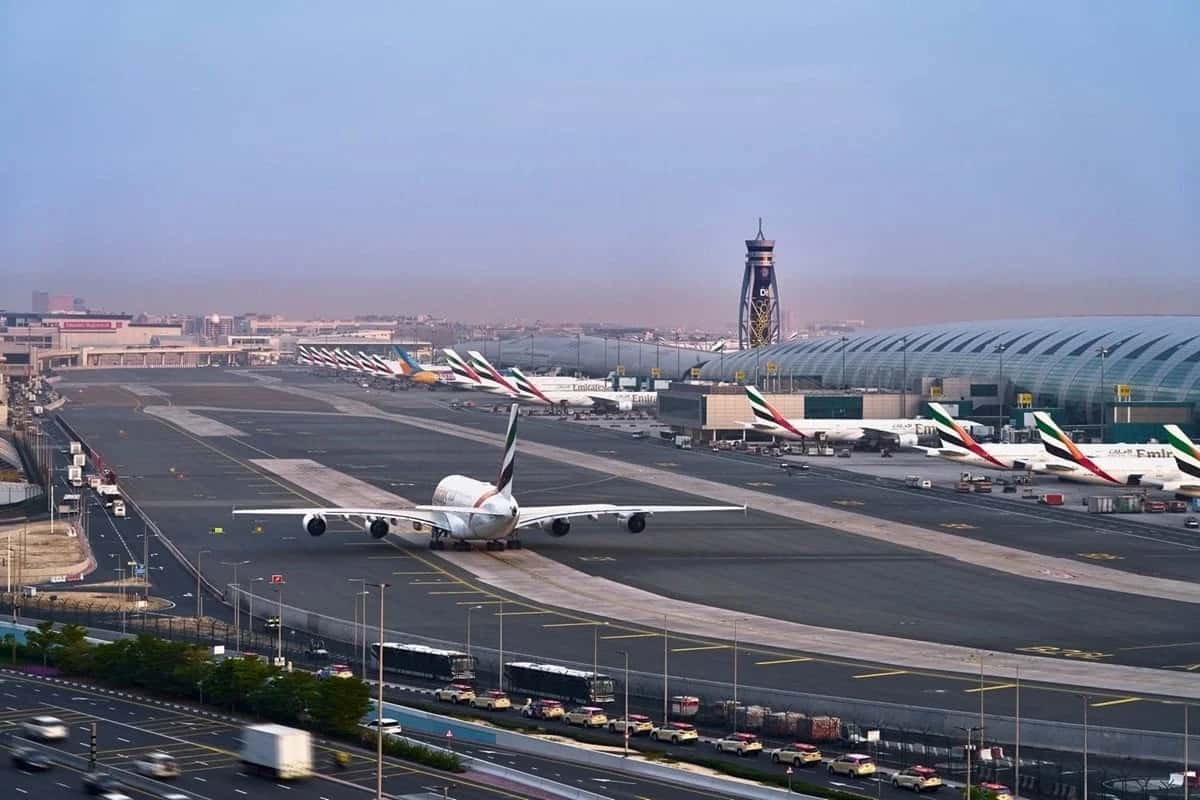 Dubai'de tüm uçuşlar askıya alındı