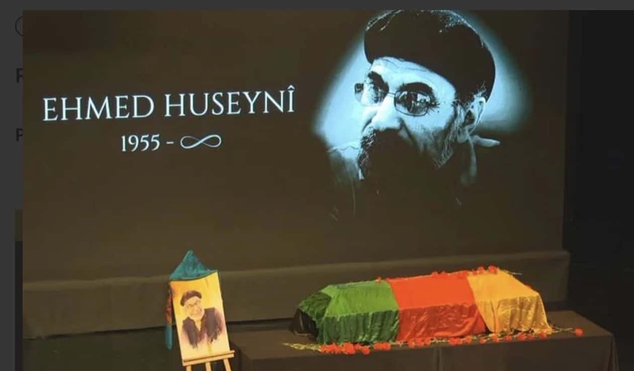 Kürt şair Ehmed Huseynî'nin cenazesi Diyarbakır'dan memleketine uğurlandı