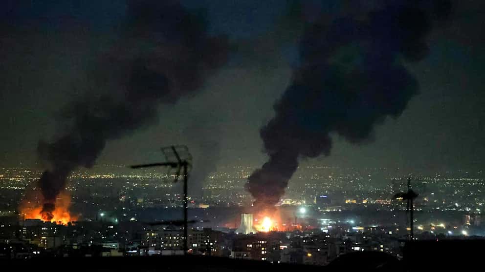 Savaşta yeni aşama: Tahran’daki petrol rezervlerini bombalandı