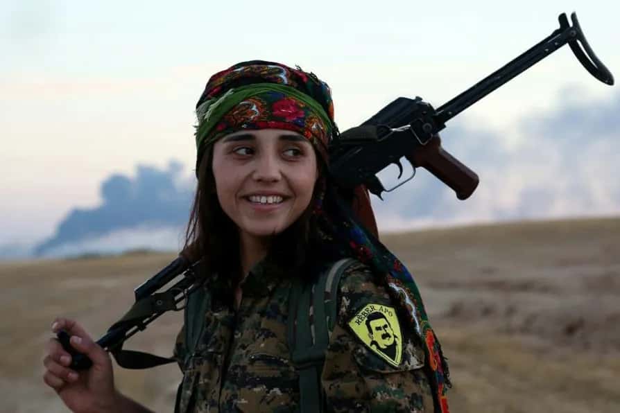 Şam, ‘orduda kadınlara yer olmaz’demişti: YPJ’den üst düzey bir heyet, Şam’a gitti