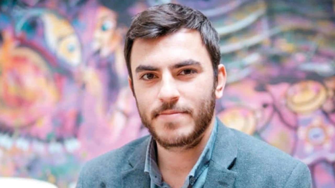 Tutuklu gazeteci İsmail Arı: Yerde yatıyorum