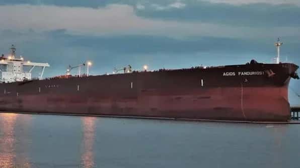 ABD donanması Irak petrolü taşıyan tankeri geri çevirdi