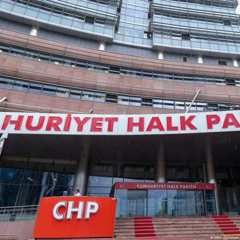 Butlan kararı sonrası yeni hamle: Özgür Özel yönetiminin CHP hesaplarına erişimi donduruldu