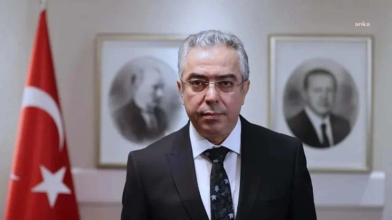 اوچوم: جدایی از CHP «حاشیه سیاسی» است، سیل میرود و شن میماند