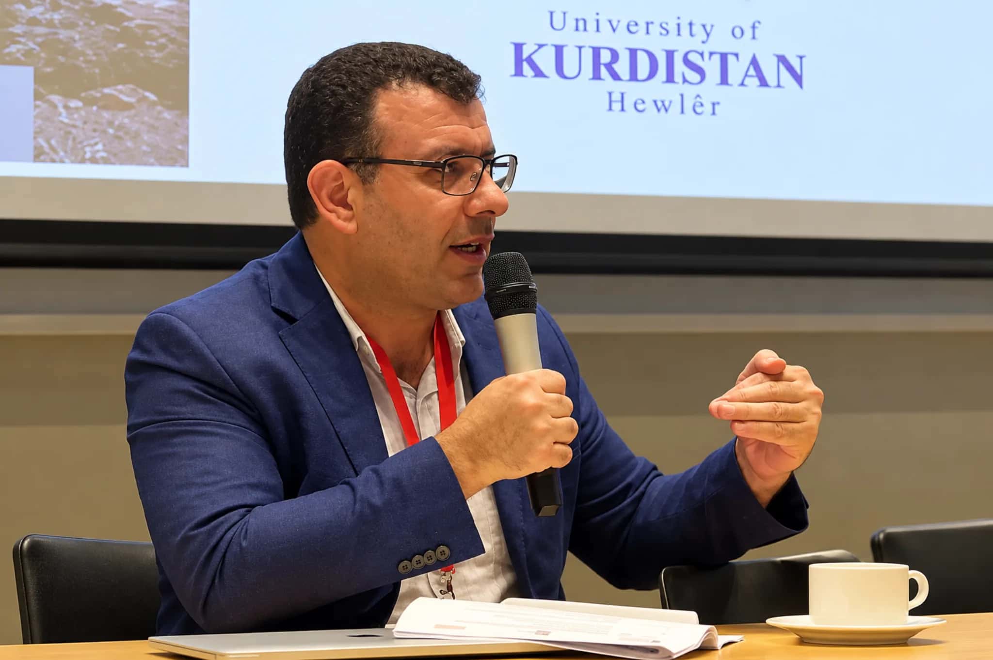 Jerusalem Post'ta Veysi Dağ: Kürtler Ankara ve Tahran'a karşı koz olarak görülmemeli