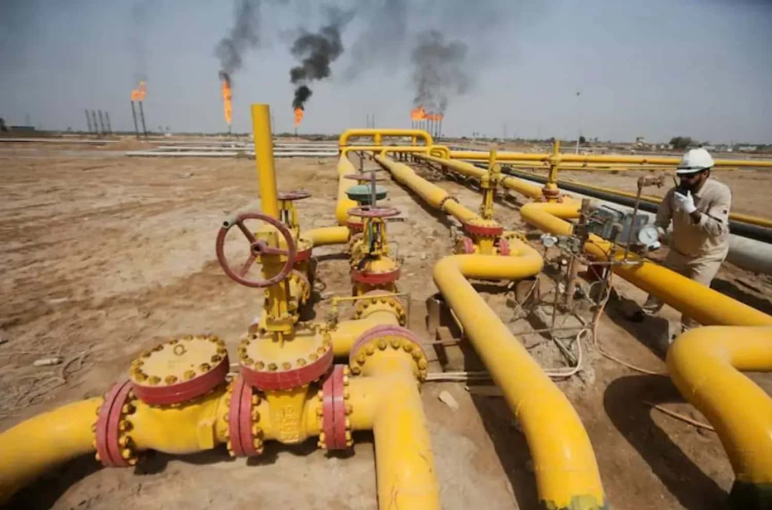 دمشق تبدأ شحن البنزين إلى العراق عبر بانياس: 200 صهريج يومياً كهدف