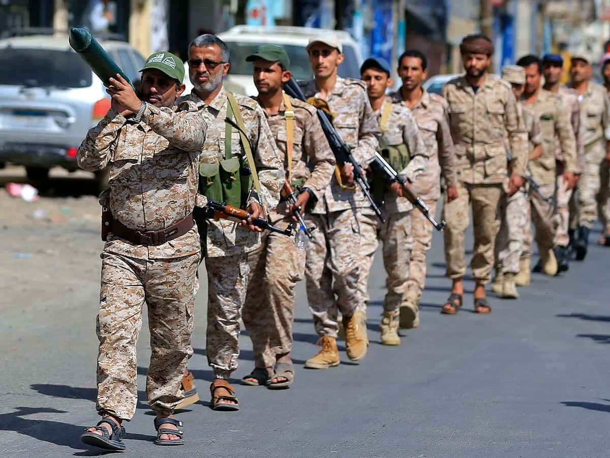 Hikûmeta Yemenê bi piştgiriya Erebistana Siûdî êrişa li ser Sena da destpêkirin: Hûsiyan Aramco kirin hedef