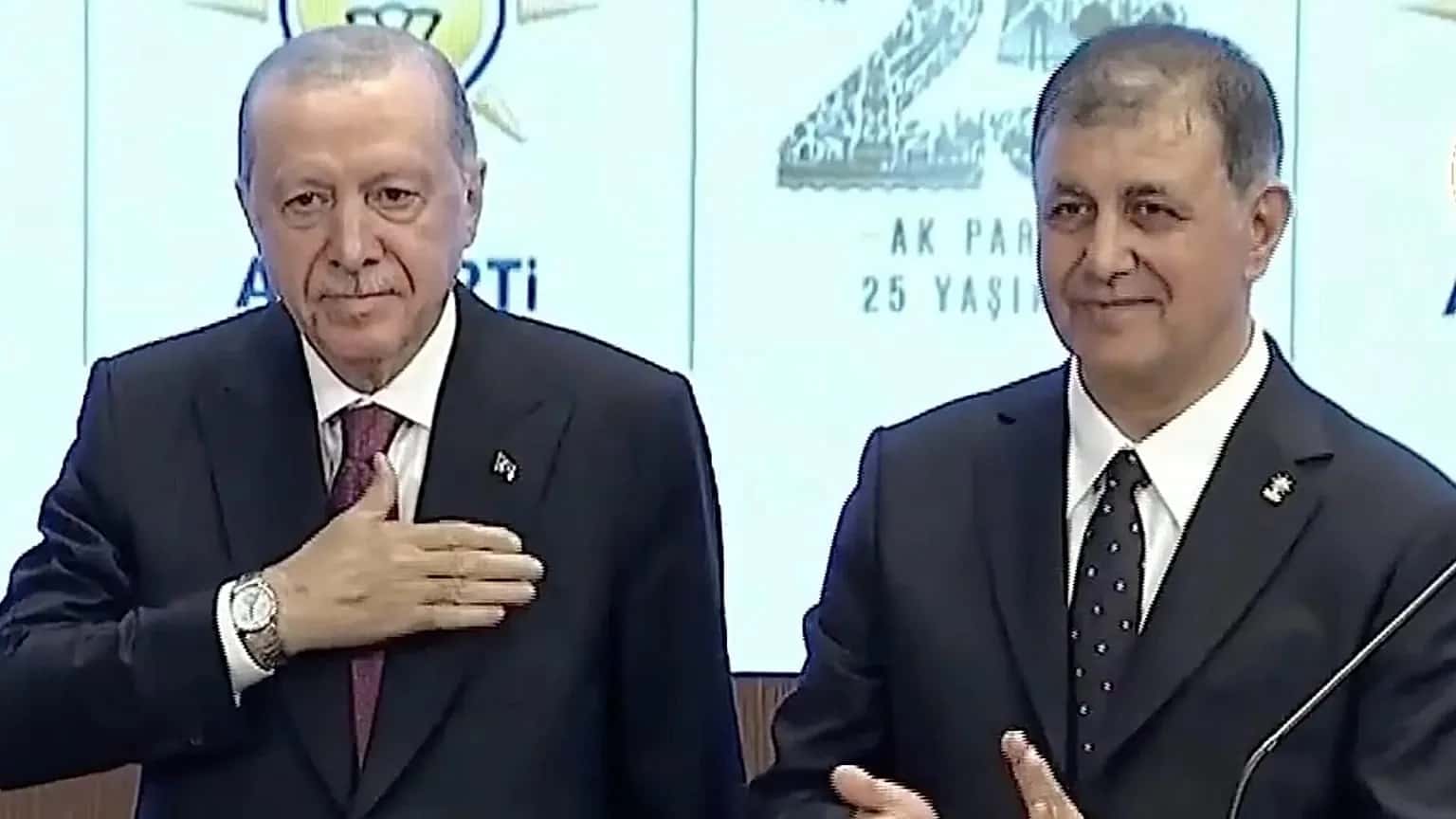 İzmir'de sandıkla gelmeyen değişim: Büyükşehir Belediye Başkanlığı AKP'ye nasıl geçti?